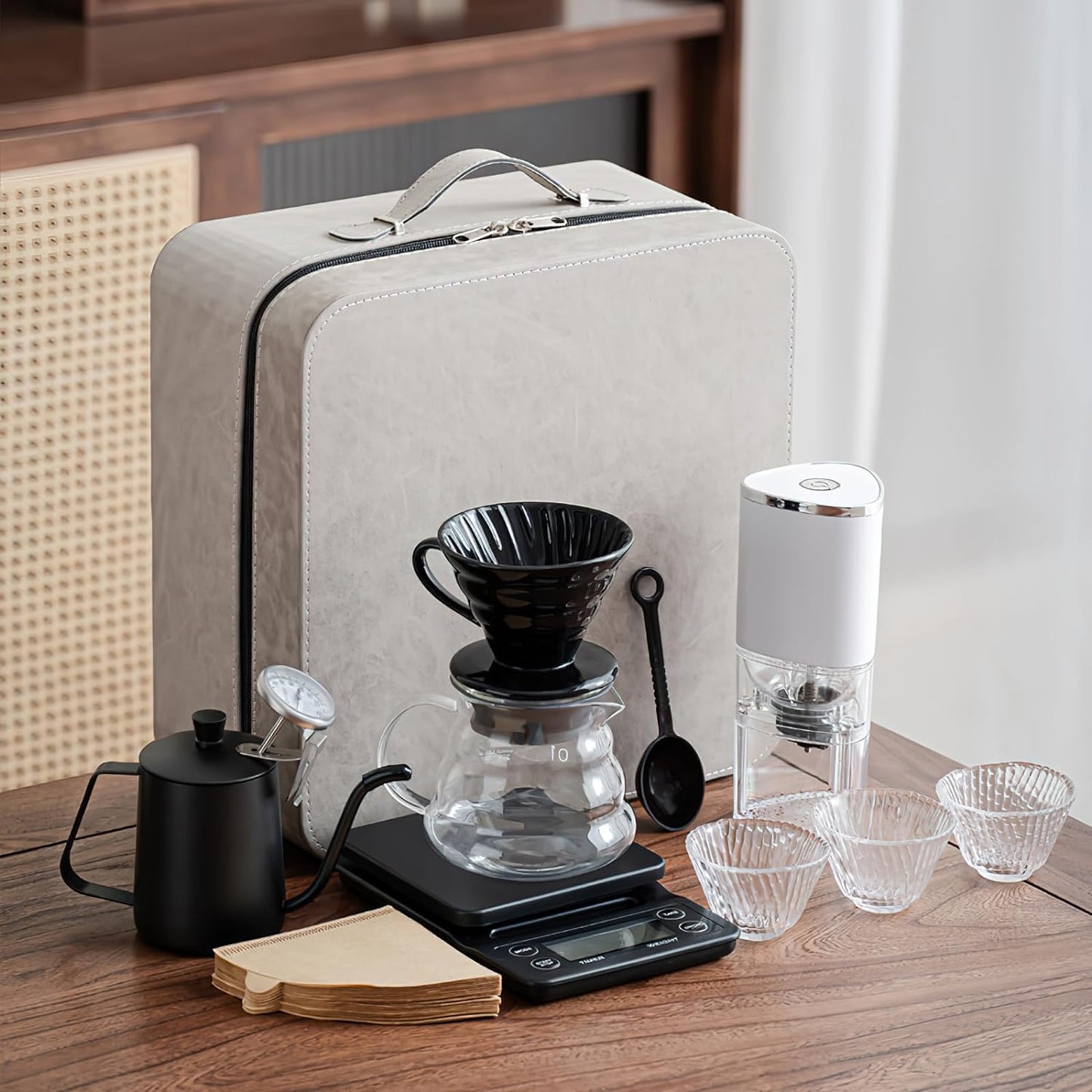 UAE Bottle | v60 طقم الإمارات